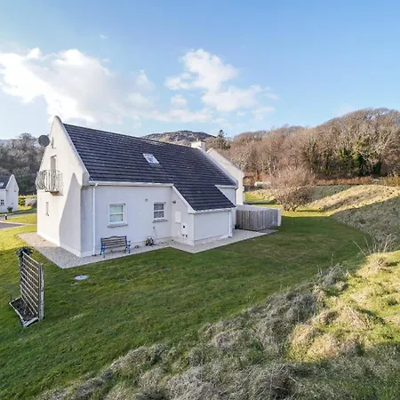 29 Fintra Bay With Direct Access To The * Killybegs